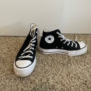 Women’s Black Platform Canvas Converse Size 7.5